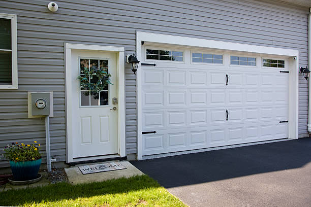 24/7 Emergency Garage Door Panel Replacement experts in New Chicago, IN